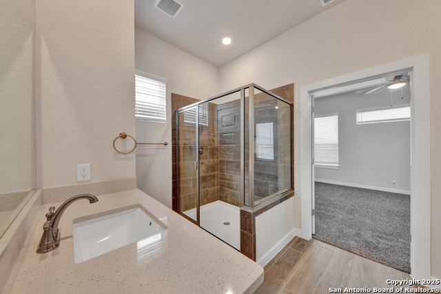 Listing photo id 18 for 3013 Werra  