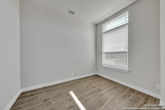 Listing photo id 22 for 3013 Werra  