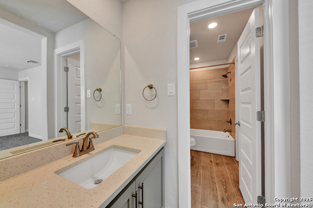 Listing photo id 27 for 3013 Werra  