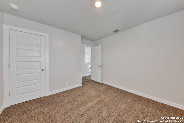 Listing photo id 29 for 3013 Werra  