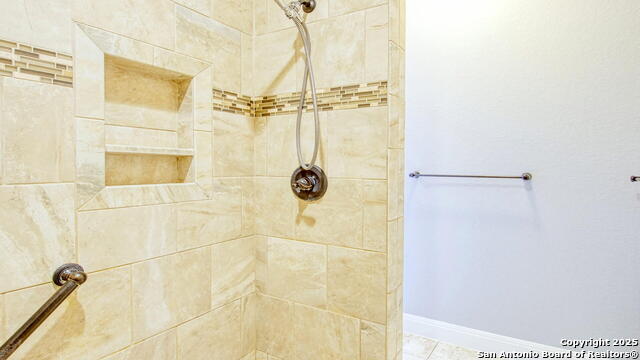 Image 28 of 48 For 108 Parkcrest