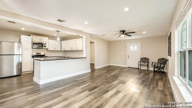 Image 20 of 29 For 306 Hermine