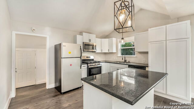 Image 9 of 29 For 306 Hermine