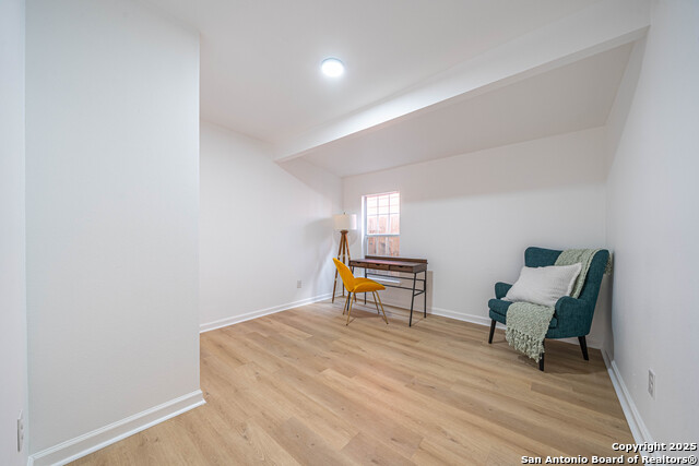 Image 12 of 27 For 303 Victor