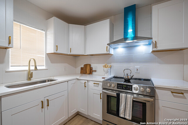 Image 2 of 27 For 303 Victor