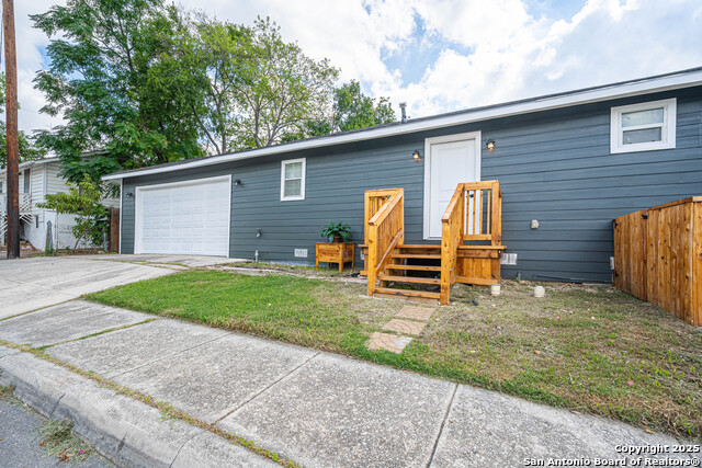 Image 22 of 27 For 303 Victor