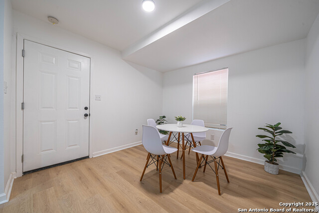 Image 4 of 27 For 303 Victor