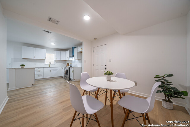 Image 5 of 27 For 303 Victor