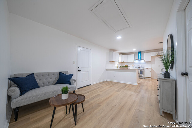 Image 8 of 27 For 303 Victor