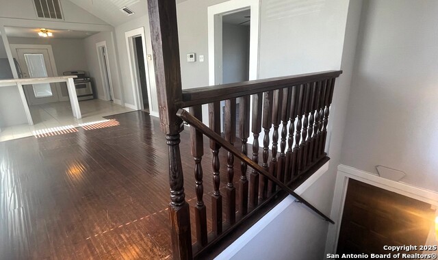 Image 24 of 43 For 319 Pine N