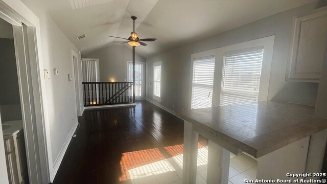 Image 28 of 43 For 319 Pine N