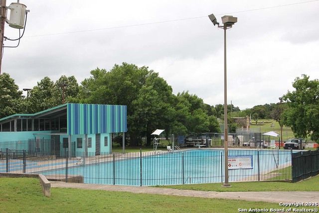 Image 42 of 43 For 319 Pine N