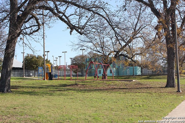 Image 43 of 43 For 319 Pine N