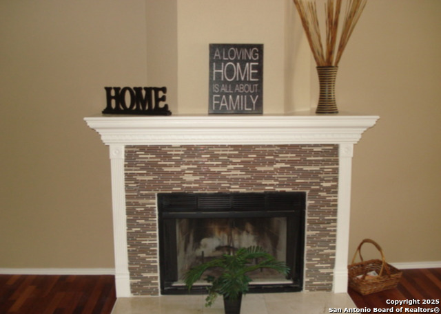 Listing photo id 2 for 16034 Walnut Creek