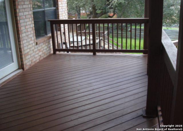 Listing photo id 3 for 16034 Walnut Creek