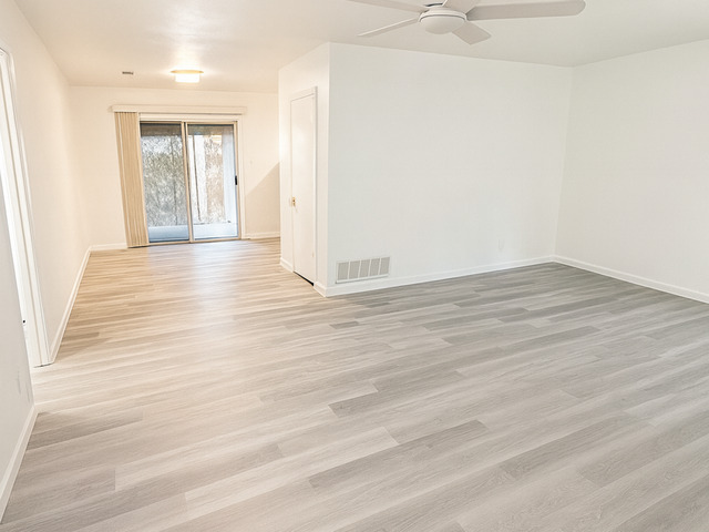 Listing photo id 0 for 1007 Evening Dun St.