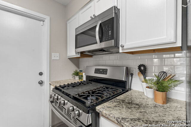 Listing photo id 10 for 4107 Laura Jean