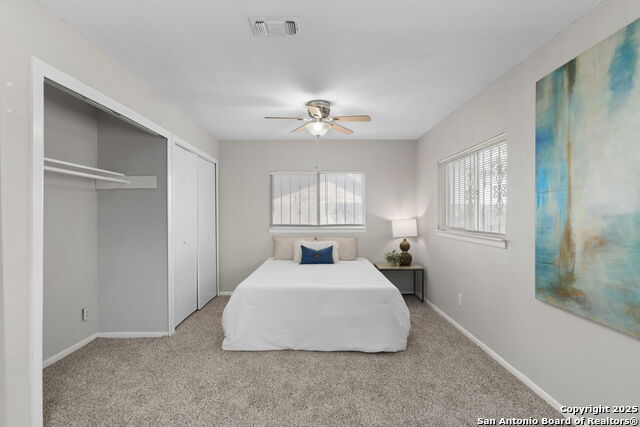 Listing photo id 13 for 4107 Laura Jean