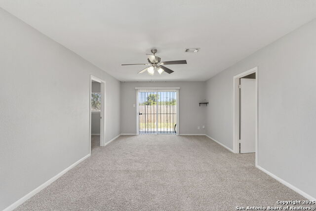 Listing photo id 17 for 4107 Laura Jean