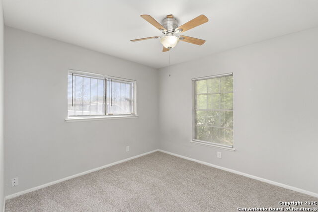 Listing photo id 21 for 4107 Laura Jean