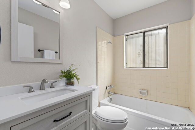 Listing photo id 22 for 4107 Laura Jean