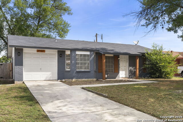 Listing photo id 26 for 4107 Laura Jean