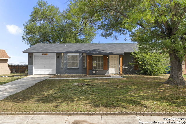 Listing photo id 27 for 4107 Laura Jean