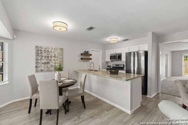 Listing photo id 6 for 4107 Laura Jean