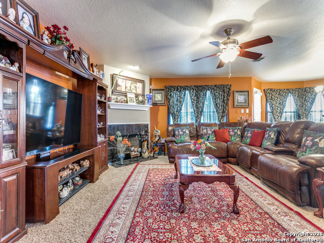 Listing photo id 8 for 10702 Diamond Rock