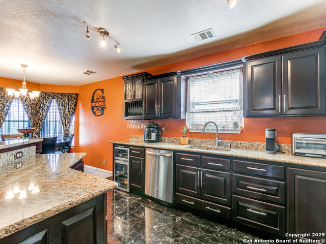 Listing photo id 11 for 10702 Diamond Rock