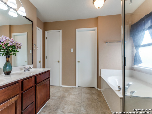 Listing photo id 21 for 10702 Diamond Rock