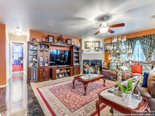 Listing photo id 7 for 10702 Diamond Rock