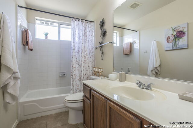 Image 21 of 35 For 130 Nueva Vista