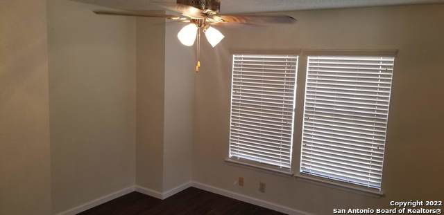 Listing photo id 5 for 8435 Forest Ridge