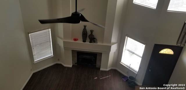 Listing photo id 6 for 8435 Forest Ridge