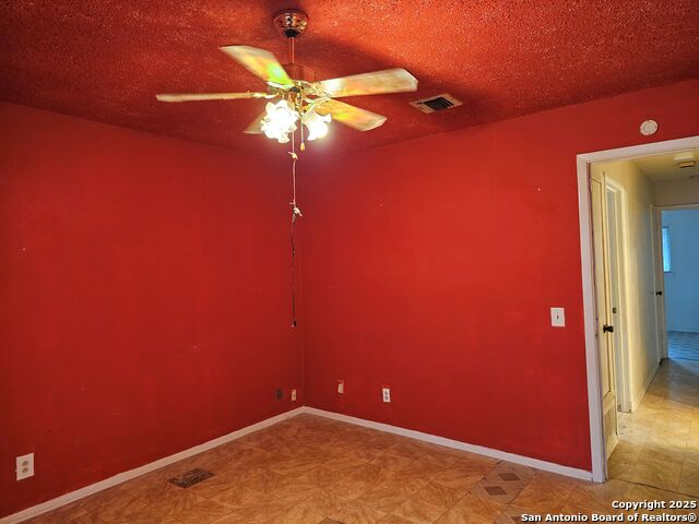 Image 5 of 11 For 5906 Lubbers Way