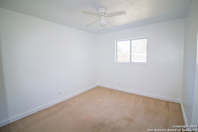 Image 12 of 20 For 33 Encino Loma