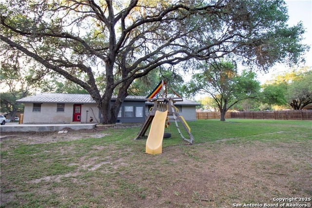 Image 17 of 20 For 33 Encino Loma