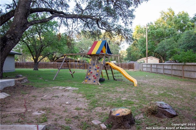 Image 19 of 20 For 33 Encino Loma