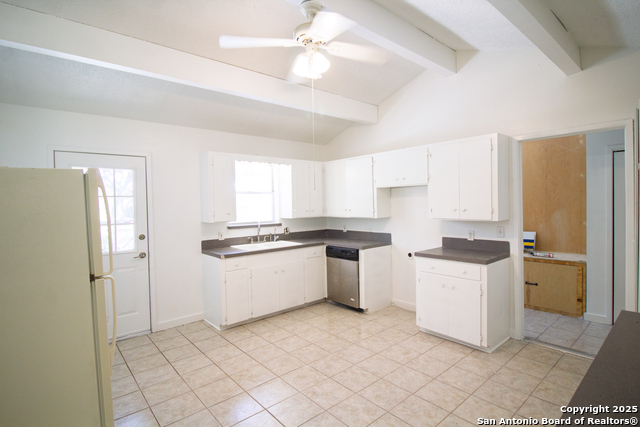 Image 8 of 20 For 33 Encino Loma