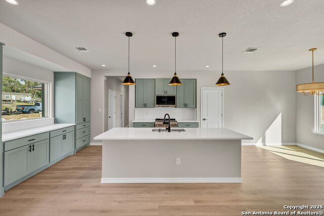 Image 13 of 46 For 23048 Hilltop Peaks