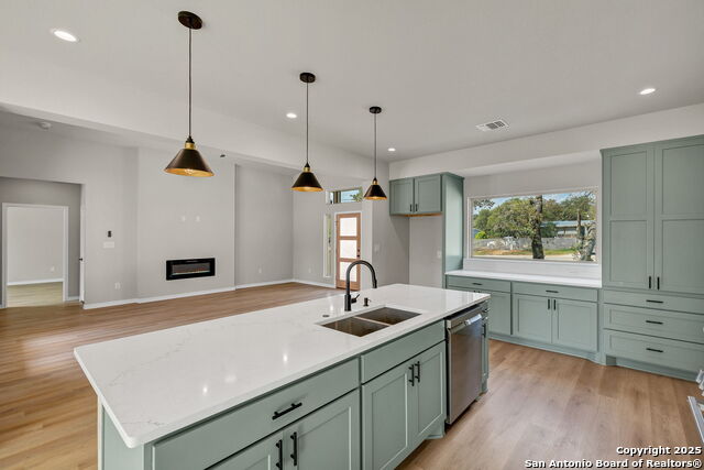 Image 15 of 46 For 23048 Hilltop Peaks