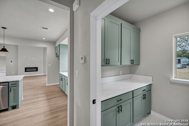 Image 19 of 46 For 23048 Hilltop Peaks