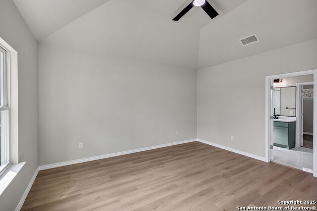 Image 20 of 46 For 23048 Hilltop Peaks