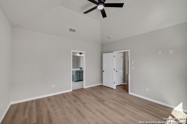 Image 22 of 46 For 23048 Hilltop Peaks