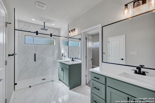 Image 24 of 46 For 23048 Hilltop Peaks