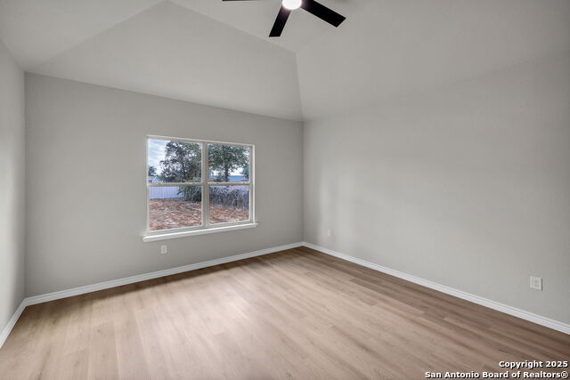 Image 27 of 46 For 23048 Hilltop Peaks