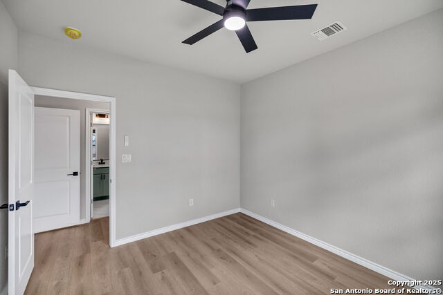 Image 32 of 46 For 23048 Hilltop Peaks