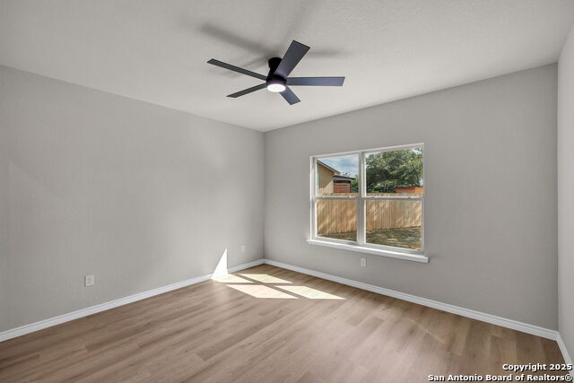 Image 35 of 46 For 23048 Hilltop Peaks