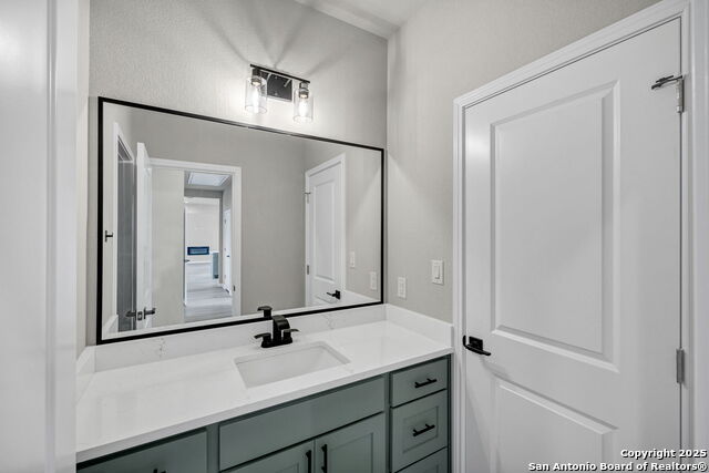 Image 38 of 46 For 23048 Hilltop Peaks